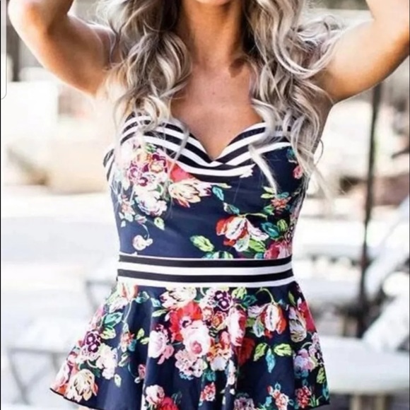 Pinup Couture 2-piece Reversible Tankini M(8-10) - Picture 7 of 11